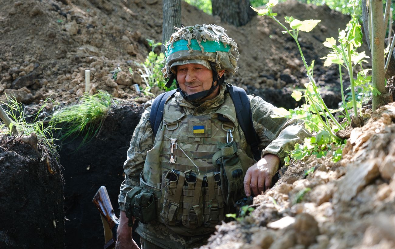 Росіяни втратили за добу понад 900 солдатів та багато техніки: звіт Генштабу