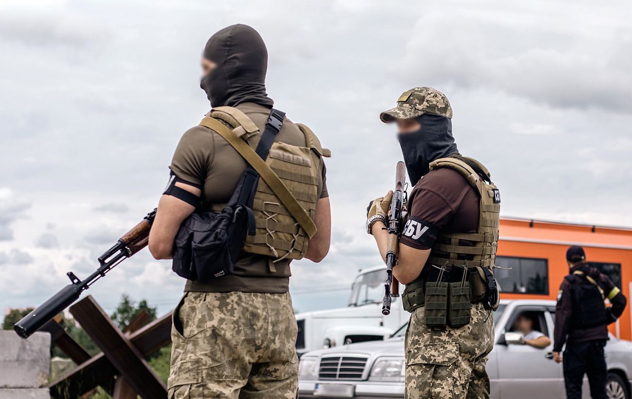 Благодійний фонд крав 90% пожертв на армію: СБУ затримала шахраїв
