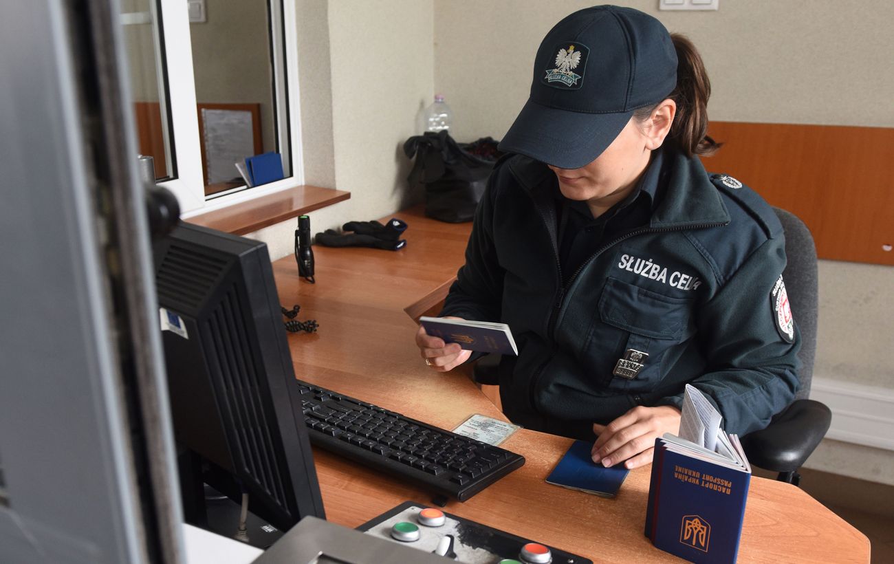 Відбитки й фото при кожному перетині кордону? Чого чекати українцям під час в'їзду в ЄС