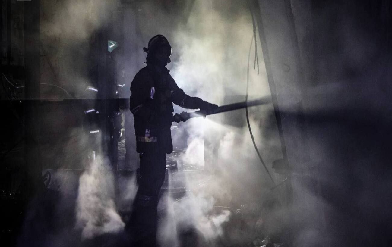 Нічний обстріл Полтави: росіяни вдарили по депо залізниці, частина міста без світла