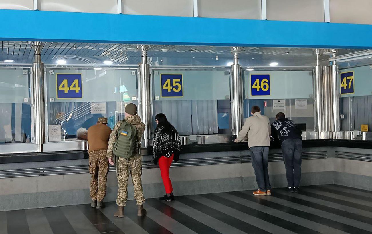 "Укрзалізниця" скасувала низку потягів через безпекову ситуацію: список рейсів