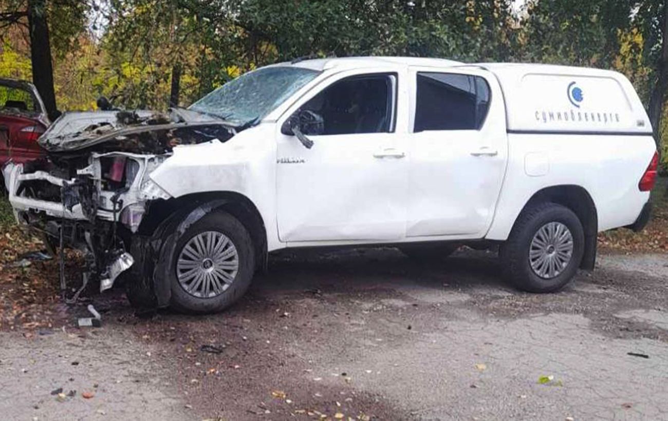 У Білопіллі росіяни вдарили по машині енергетиків (фото)