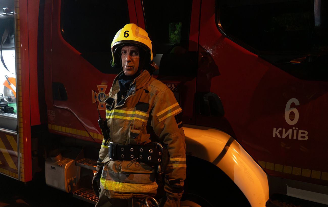 У Києві через атаку РФ пошкоджено будинки: горить висотка, є постраждалі