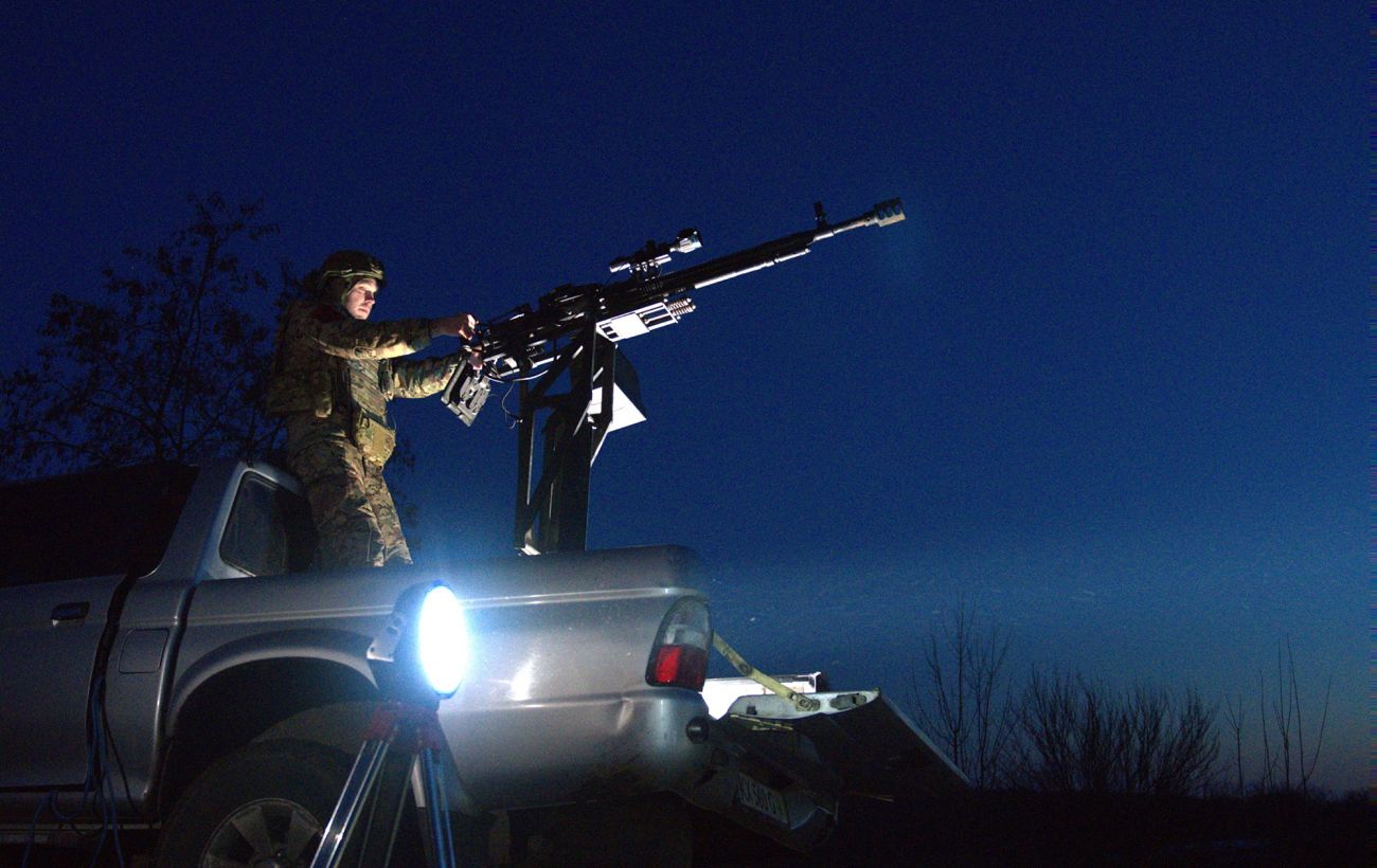 Повітряні сили показали знищення російських дронів і ракети під час нічної атаки