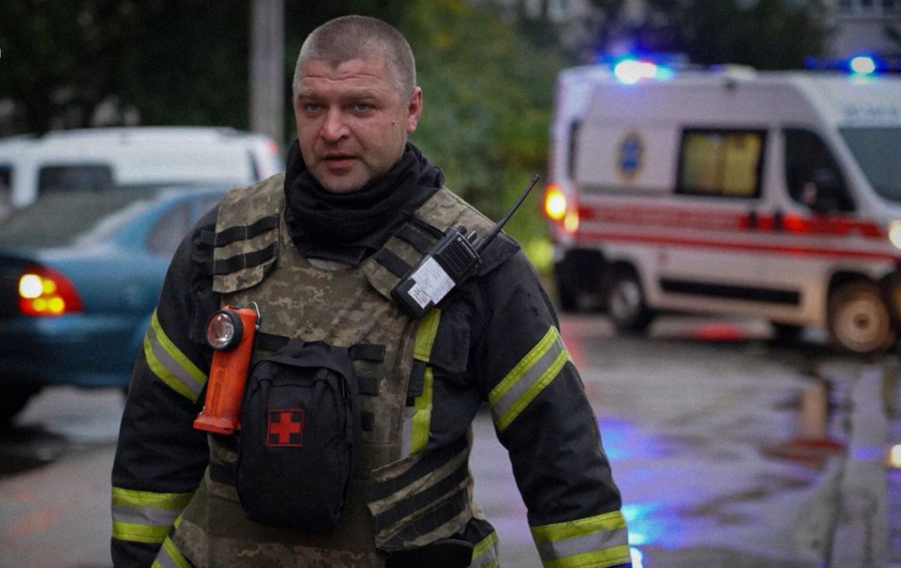 В Одесі під удар РФ потрапили енергетика, багатоповерхівки та готель, є поранена (фото)