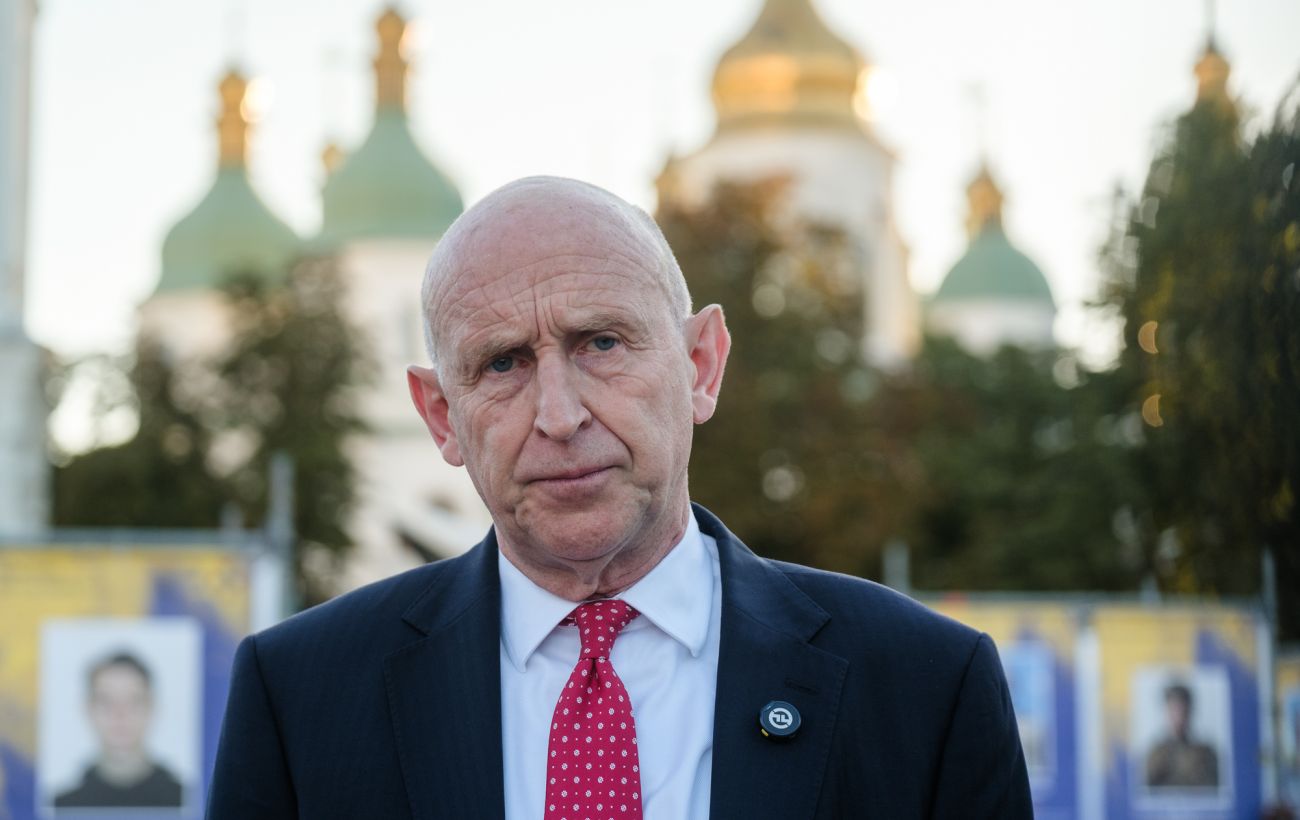 Це сигнал Путіну: Британія і США провели 12-годинну місію біля кордону РФ