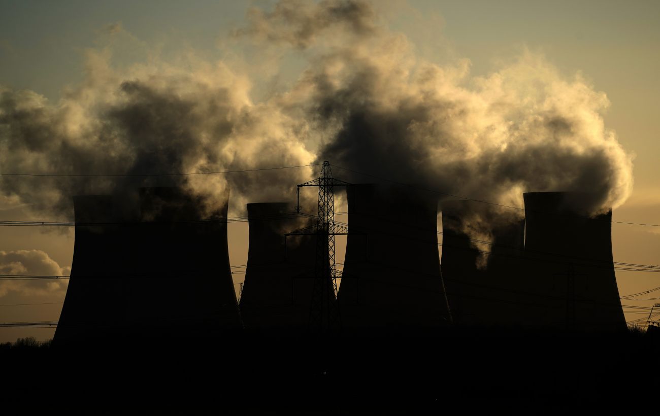 Штучний дощ проти смогу: в Індії проводять небезпечні експерименти з хмарами