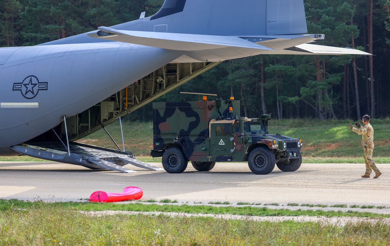 Готують плацдарм? США відновлюють занедбану військову базу біля Венесуели