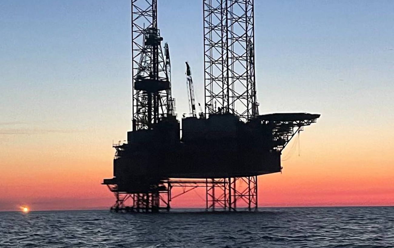 ВМС вдарили по елітному підрозділу РФ на буровій установці "Сиваш" (відео)