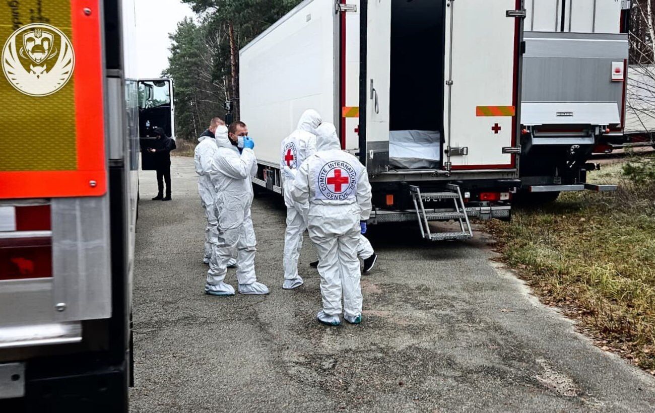 Росіяни передали Україні ще 1000 тіл: розпочато ідентифікацію загиблих