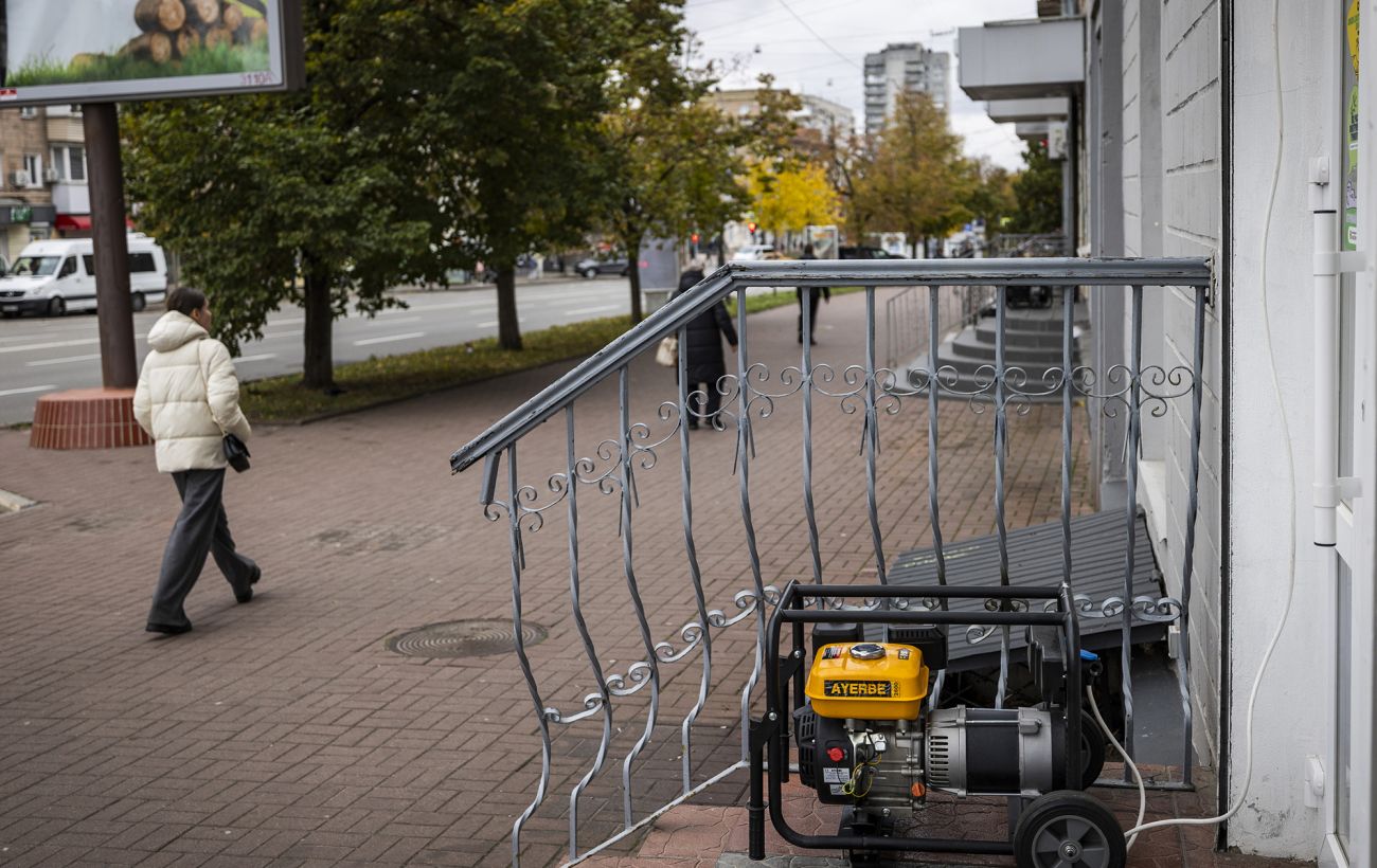 Які сьогодні графіки відключення світла в Україні: повний список по областях