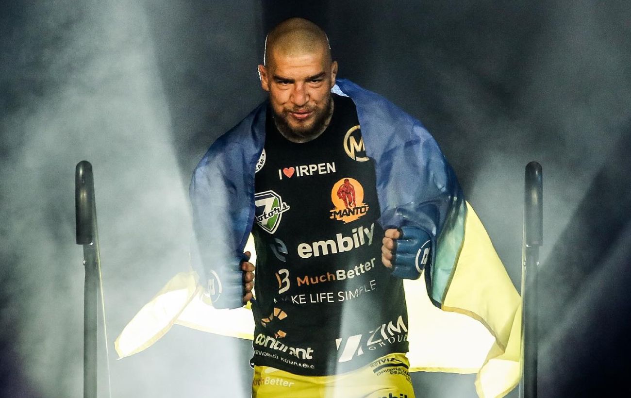 Амосов дебютує в UFC: стали відомі суперник та дата поєдинку