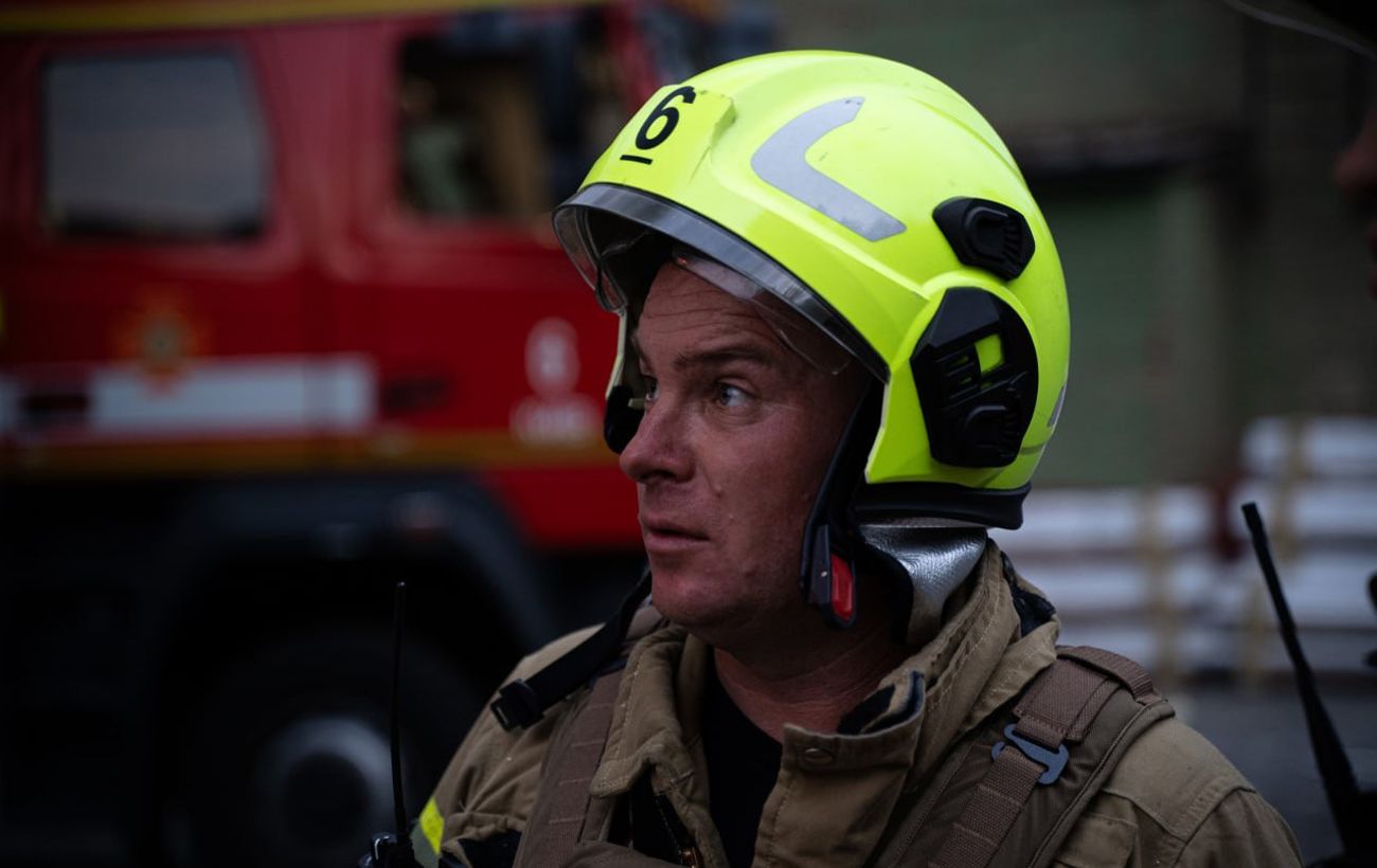 Росія вдарила по центру Харкова: дрон влучив у дах адмінбудівлі