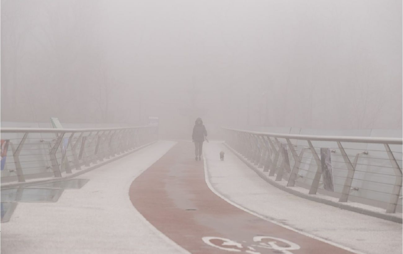 Київ до ранку накриє густий туман, різко впаде видимість на дорозі