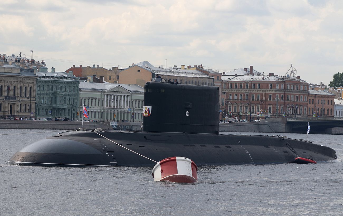 Удар СБУ по підводному човну РФ: супутникові знімки зафіксували наслідки