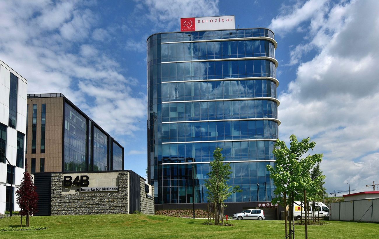 Країни ЄС розділились на два табори щодо вирішення питання активів РФ, - Politico