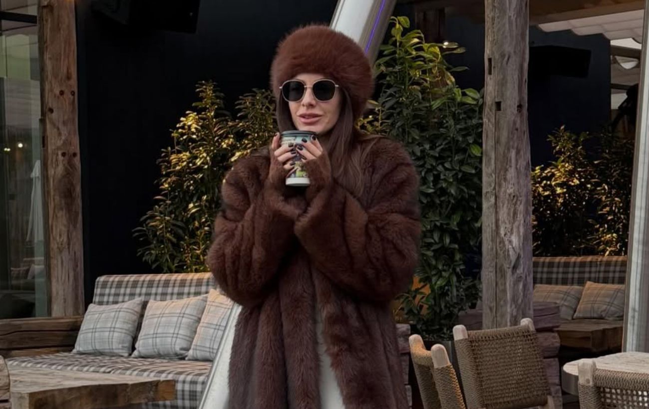 Христина Горняк продемонструвала стильний зимовий "лук" з довгою шубою та уггами