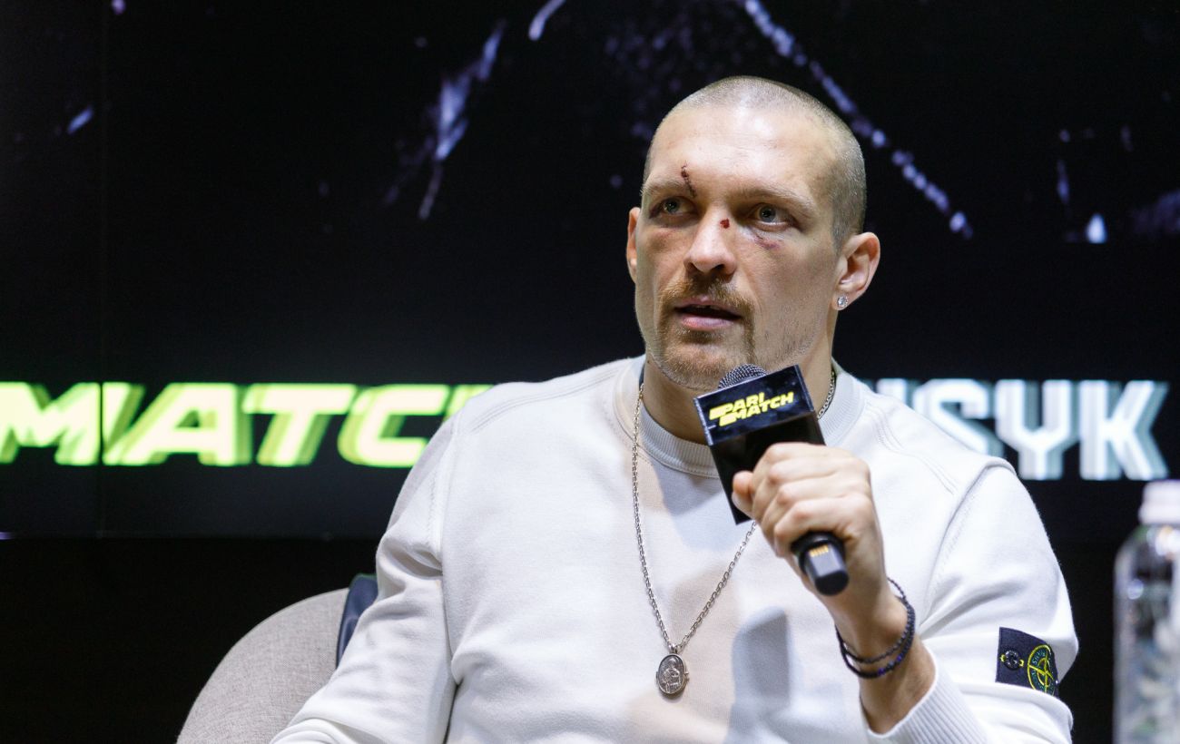 Усик різко відповів на запитання про політику та назвав плани після боксу