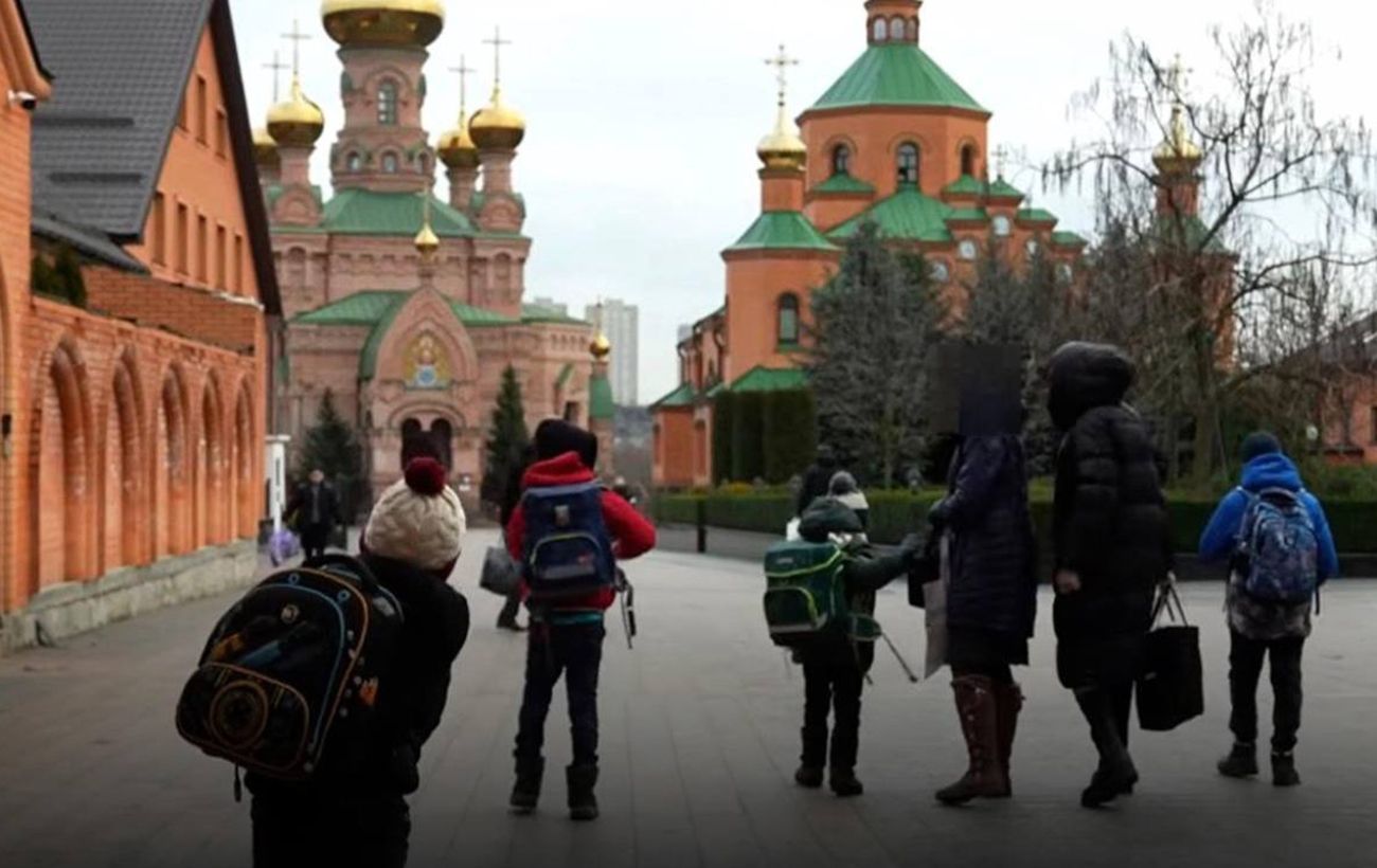 СБУ взялася за підпільну школу при монастирі в Києві після розслідування журналістів
