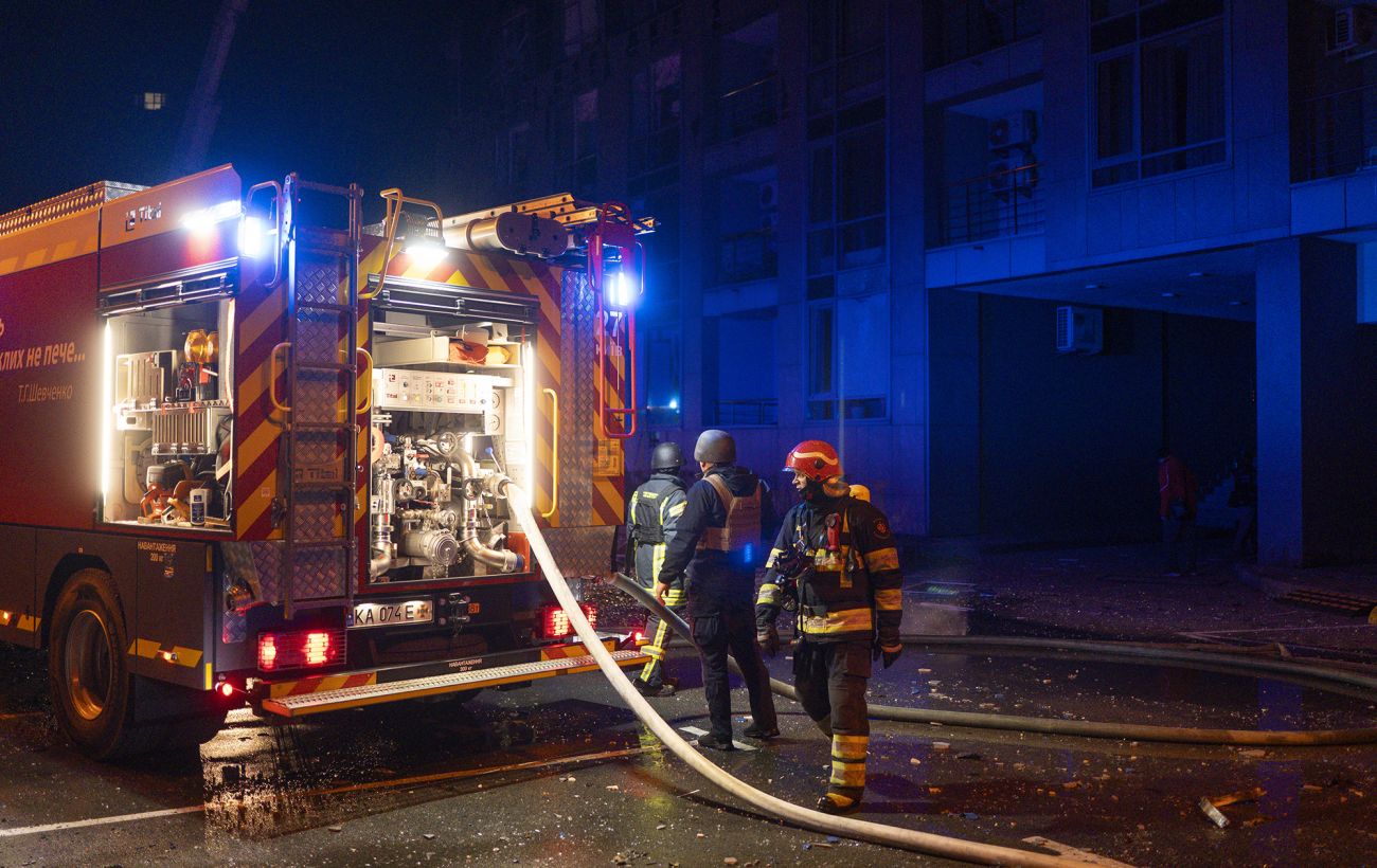 Нічний обстріл Київщини: пошкоджені будинки, госпіталізовані люди з отруєнням чадним газом