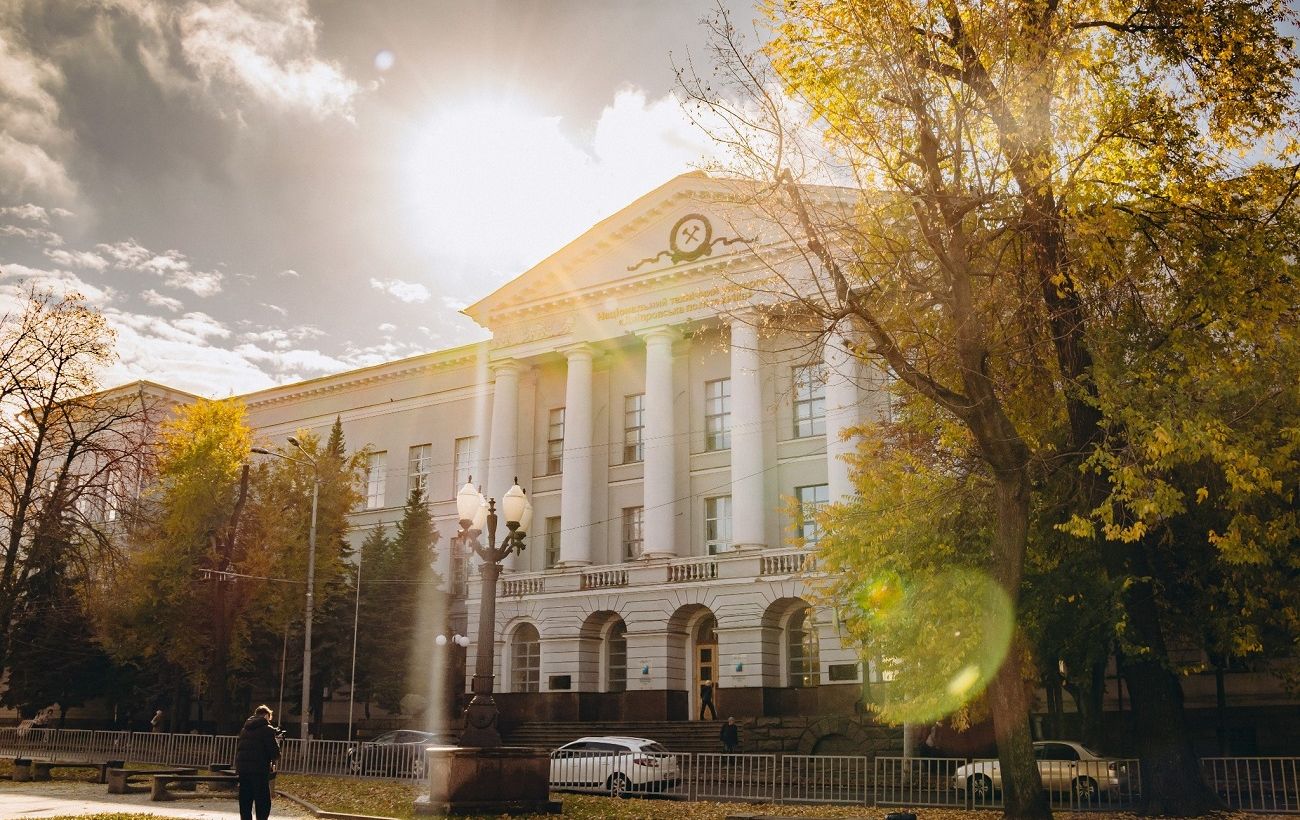 "Недобору студентів у нас немає". В популярному виші назвали топ популярних спеціальностей