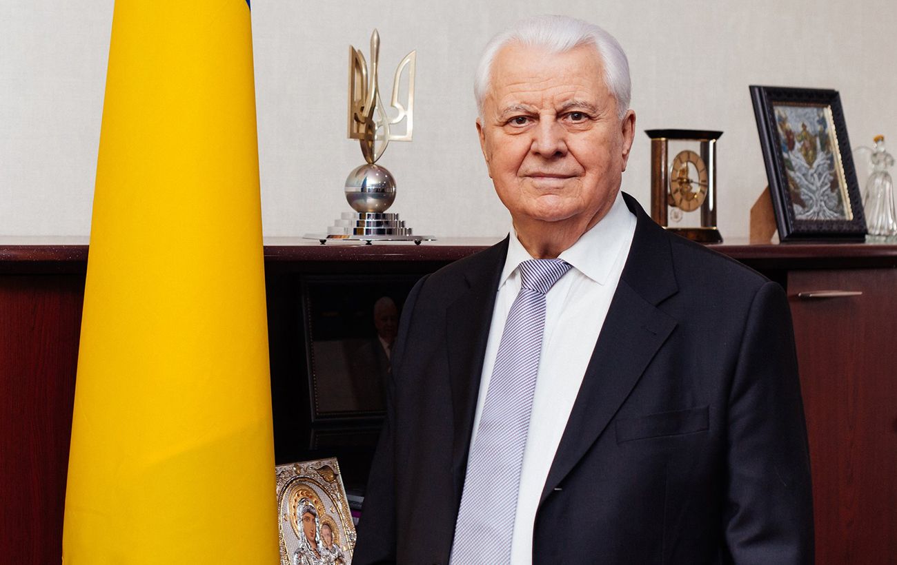 Гравці "Динамо" вшанували пам’ять Леоніда Кравчука на Байковому кладовищі (фото)