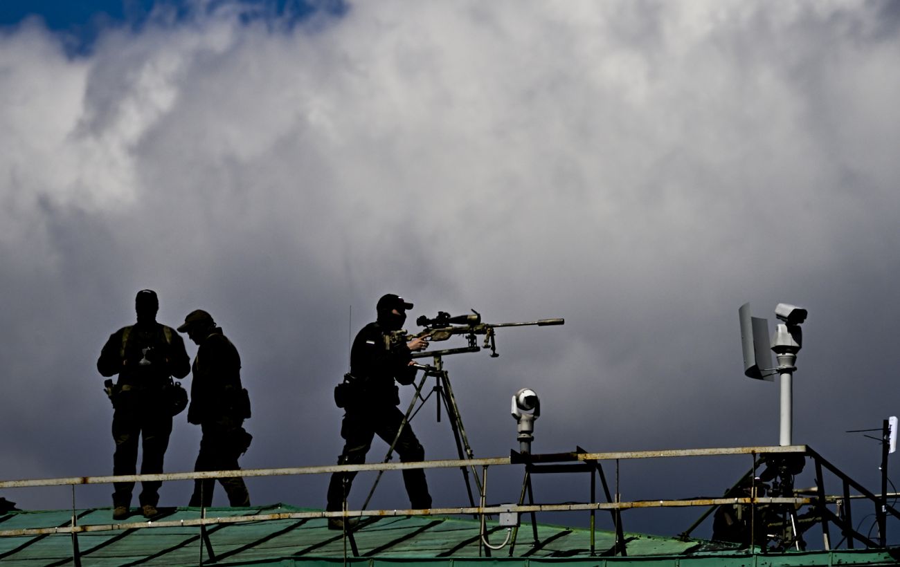 Вороніж під атакою невідомих дронів, лунає серія вибухів