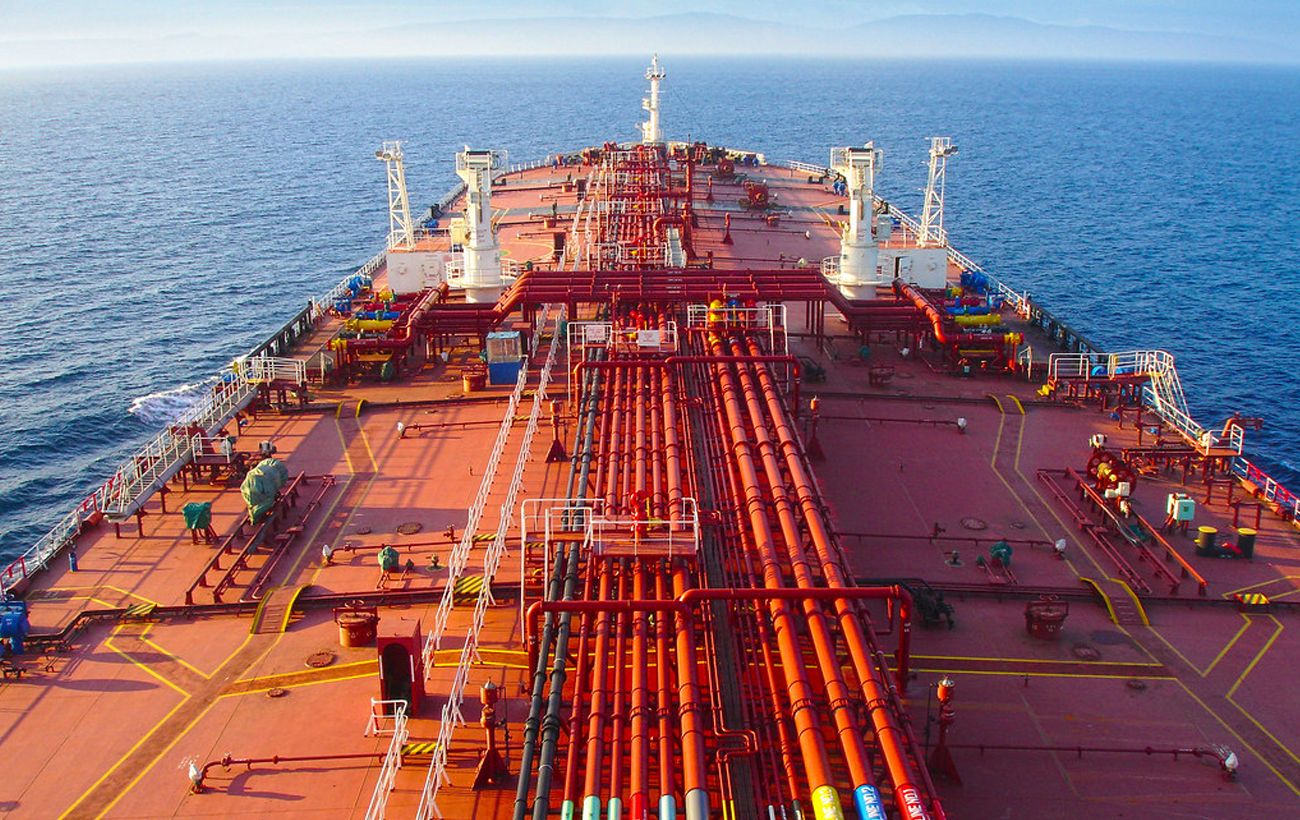 Загадковий розворот: танкер РФ раптово змінив курс у Балтійському морі