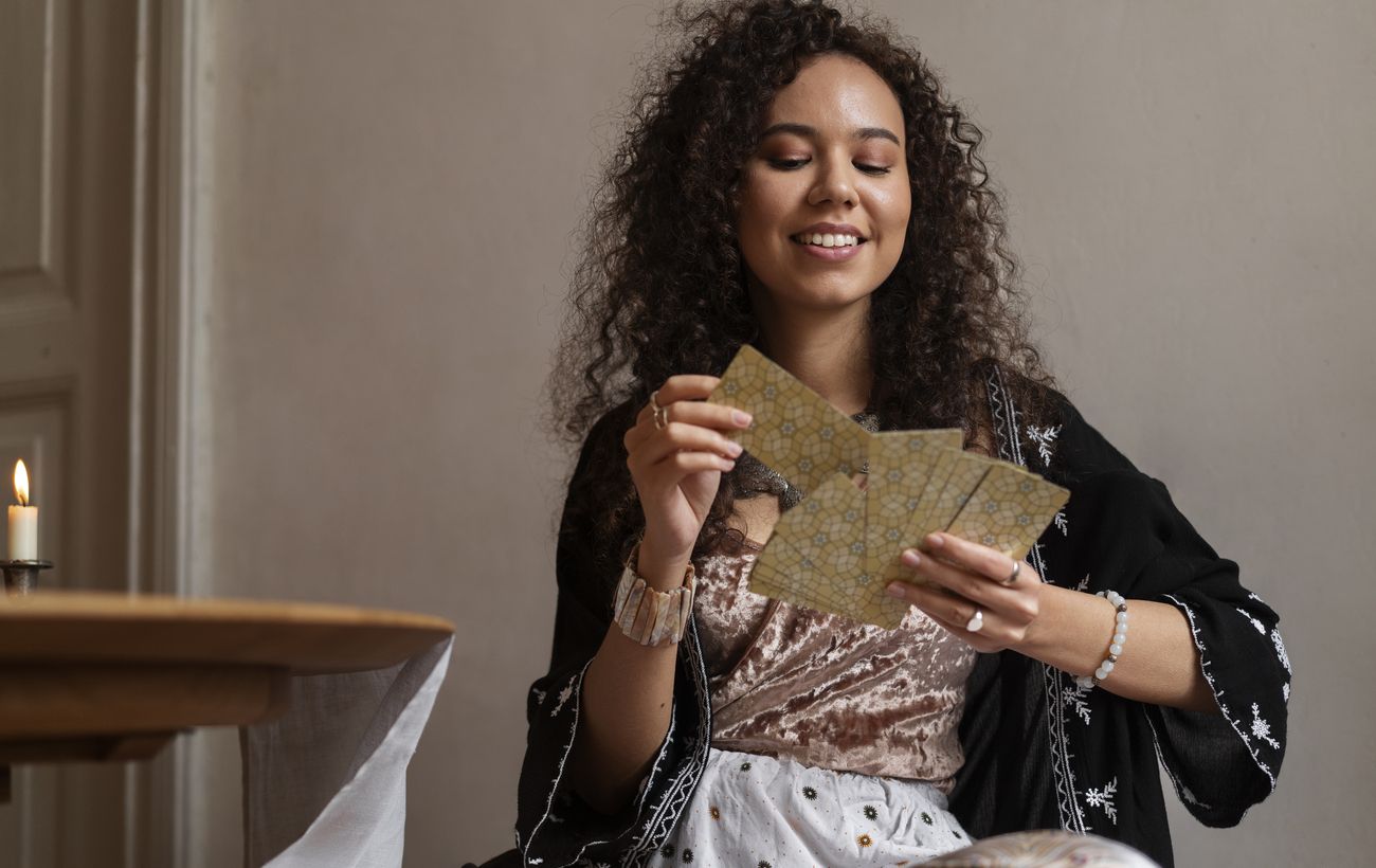 Таро-гороскоп на 19 січня: у яких знаків Зодіаку вже з понеділка почнеться "біла смуга"