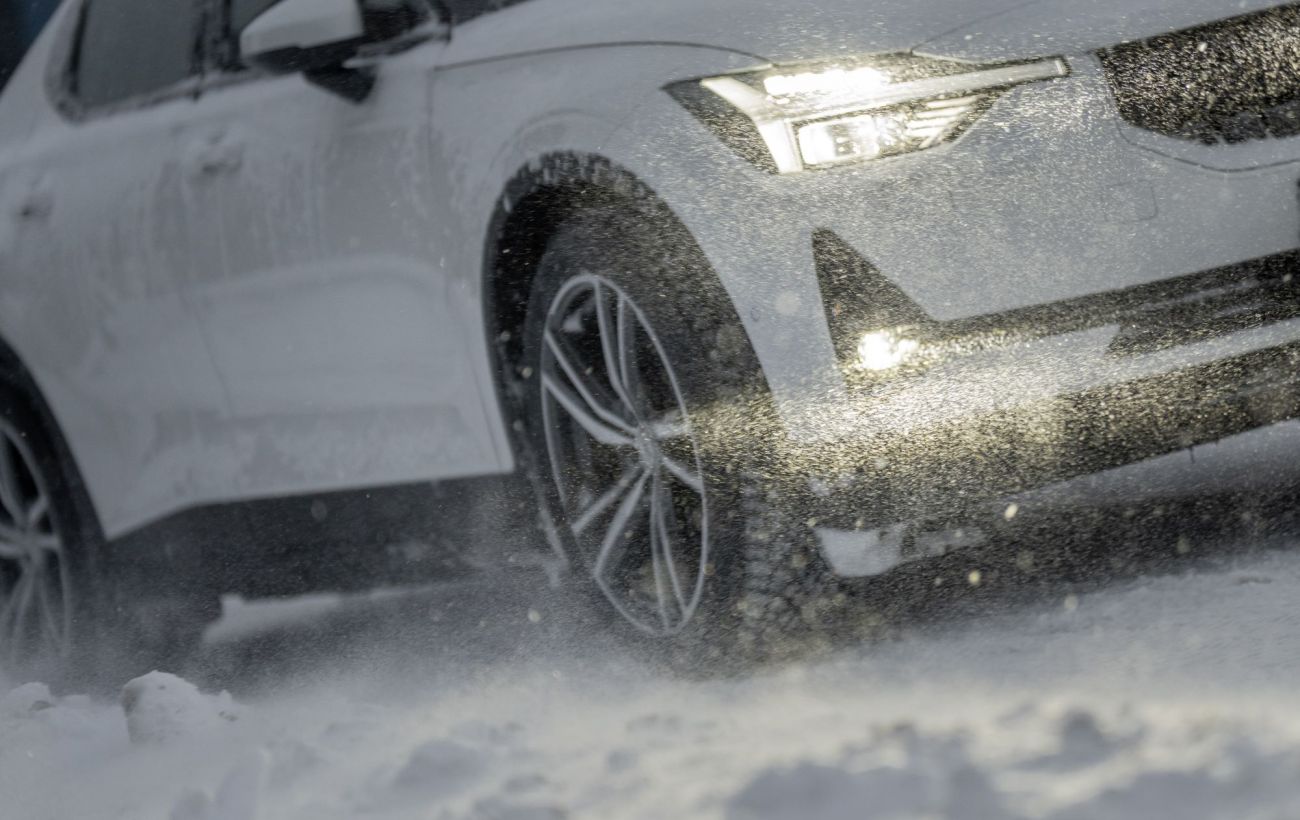 Їзда по снігу на АКП: як правильно рушати, буксувати і де знайти секретний режим