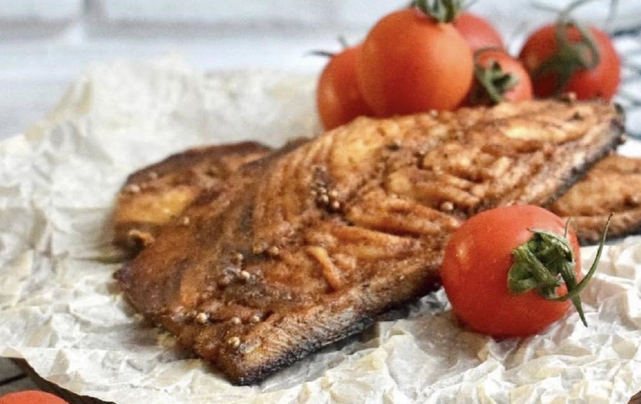 Дуже смачна скумбрія в духовці: простий рецепт ароматної риби