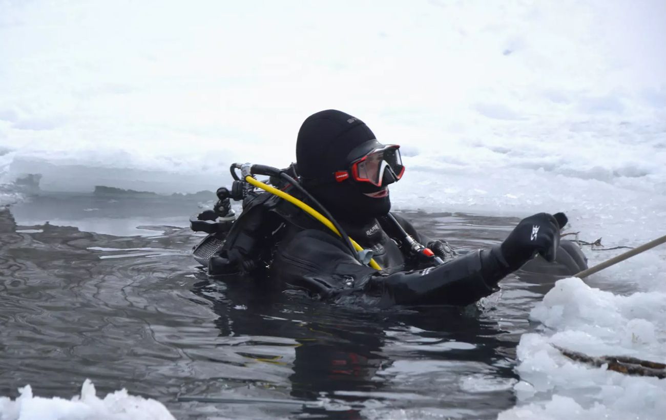Водолази ДСНС провели унікальну підводну спецоперацію на київській ТЕЦ за -15 °C (відео)