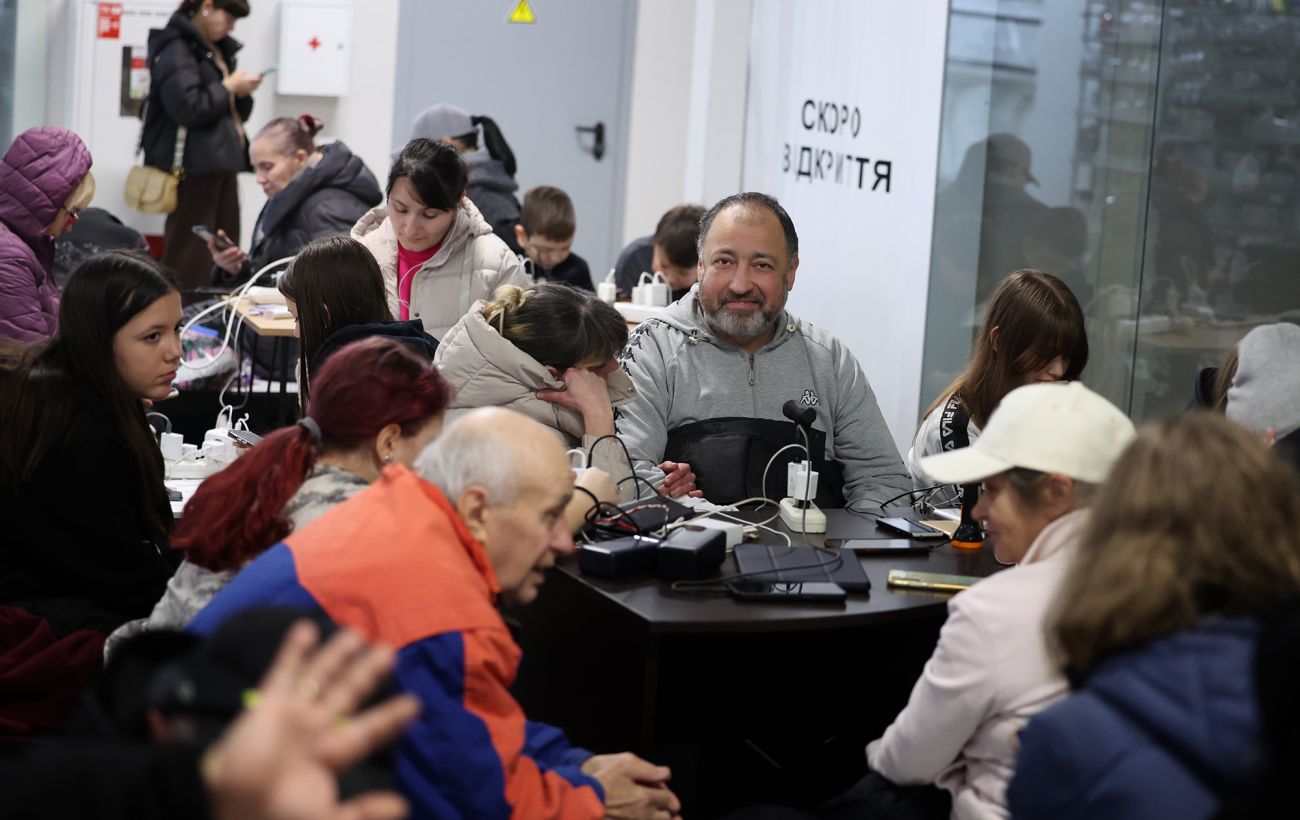 До 18 годин на добу, а в Києві - досі аварійно: як вимикають світло в Україні
