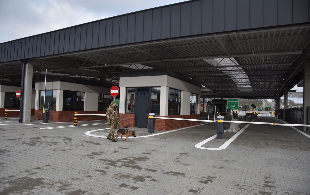 НС на кордоні з Польщею: бази даних "лягли", потяги сповільнюються