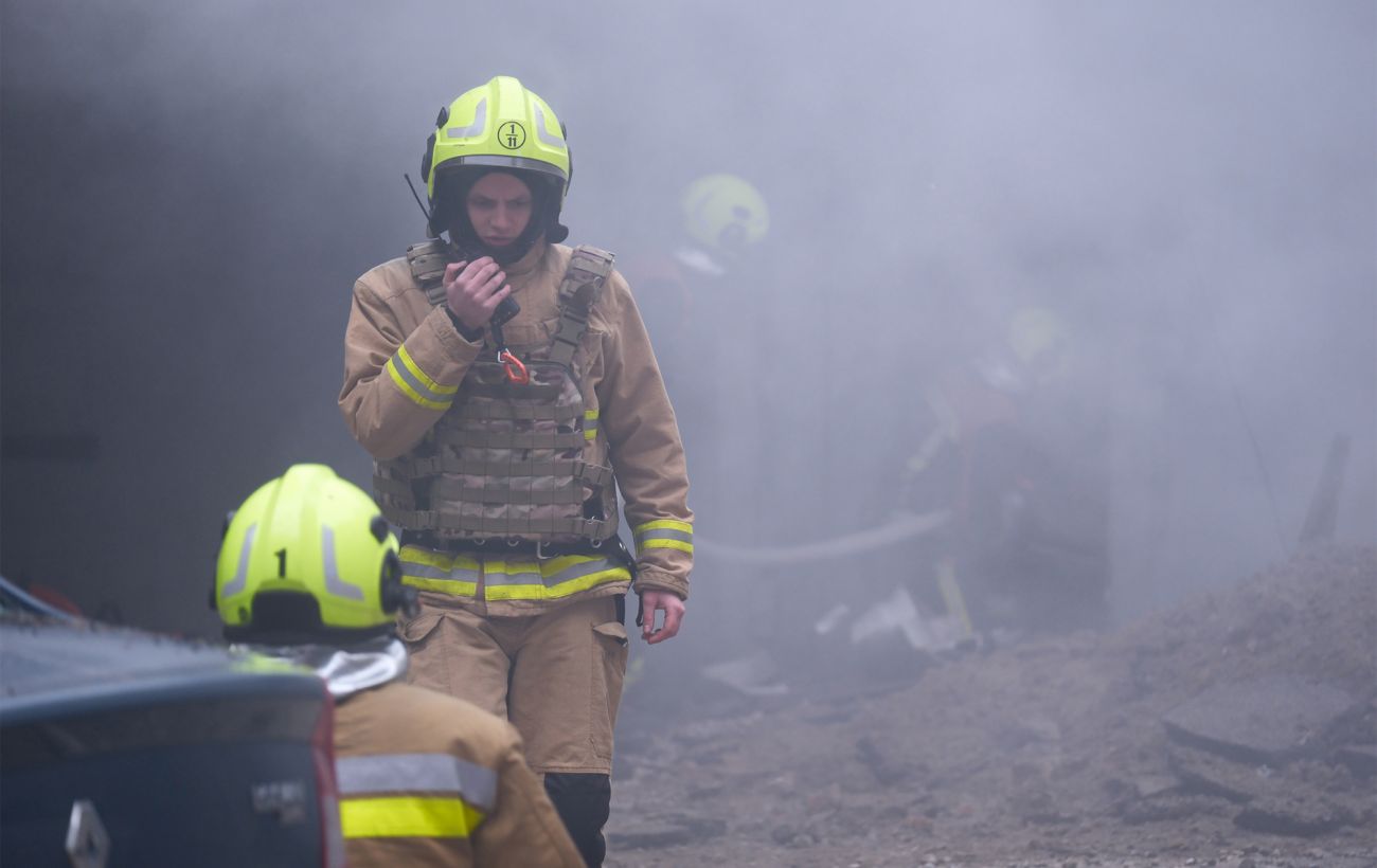 Броди після атаки огорнув дим і різкий запах: школи закрили, людей просять бути вдома