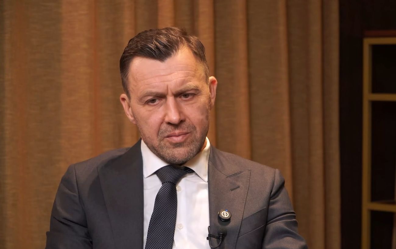 "Звинувачую себе". Чоловік зірки "плюсів" поділився, як переживає загибель сина