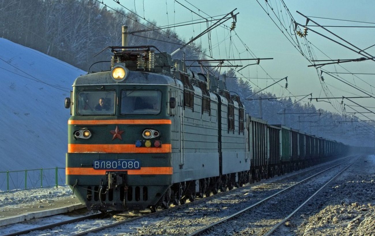 "АТЕШ" знищили електровоз в Орлі: у росіян порушена логістика на Сумщині (відео)