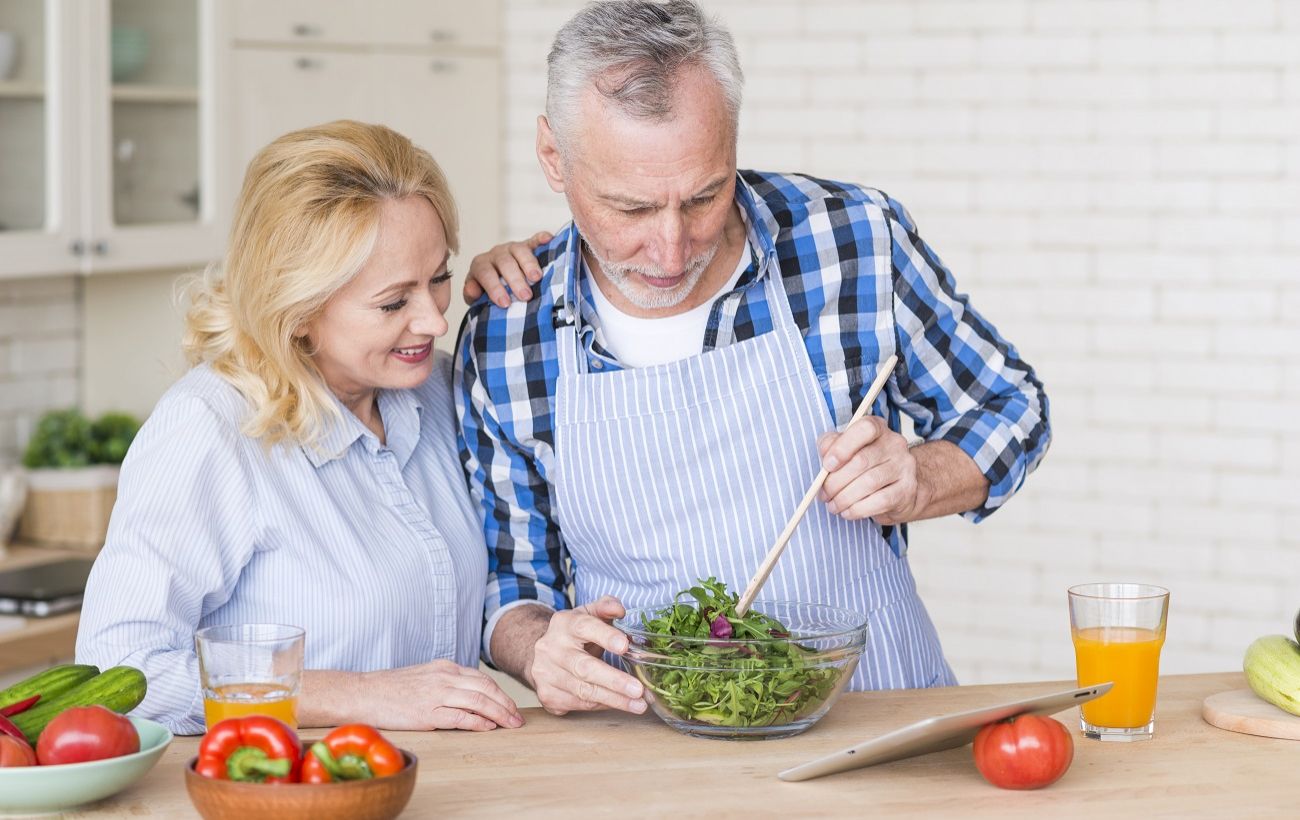 Продукт, який дієтологи благають їсти частіше, якщо вам за 50
