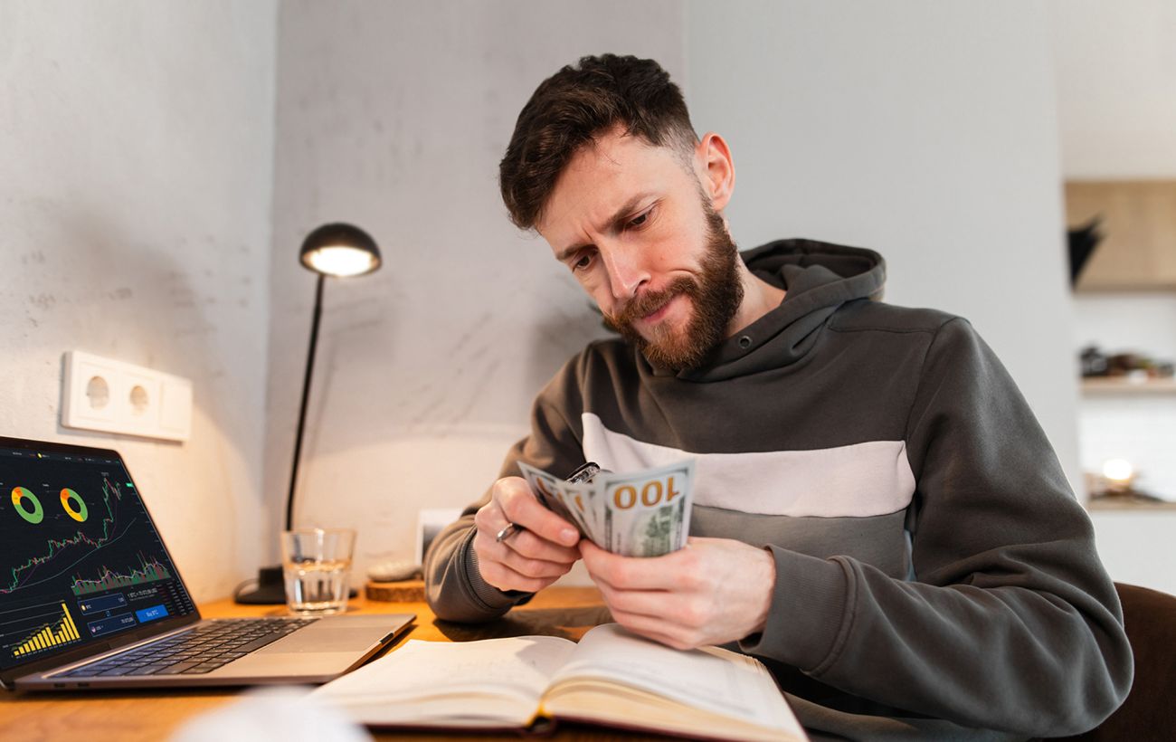 100 тисяч "тануть" під матрацом? Як зберегти гроші від інфляції у 2026 році