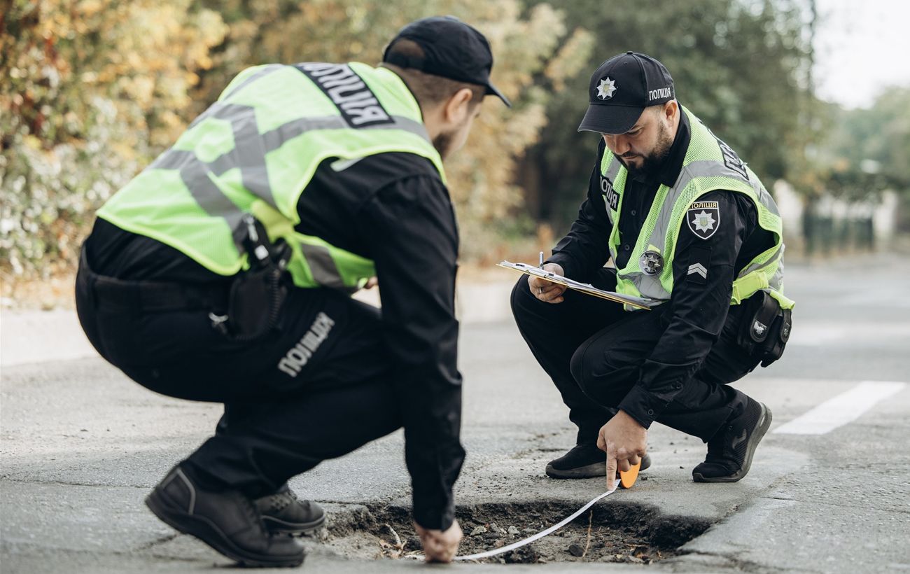 В Кабміні назвали дедлайн по ремонту доріг після зими: коли залатають ями