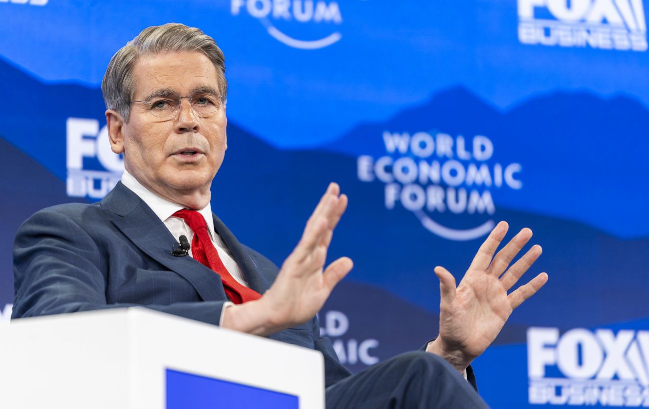 США дозволили Індії купувати російську нафту, яка застрягла в морі: Бессент назвав причину