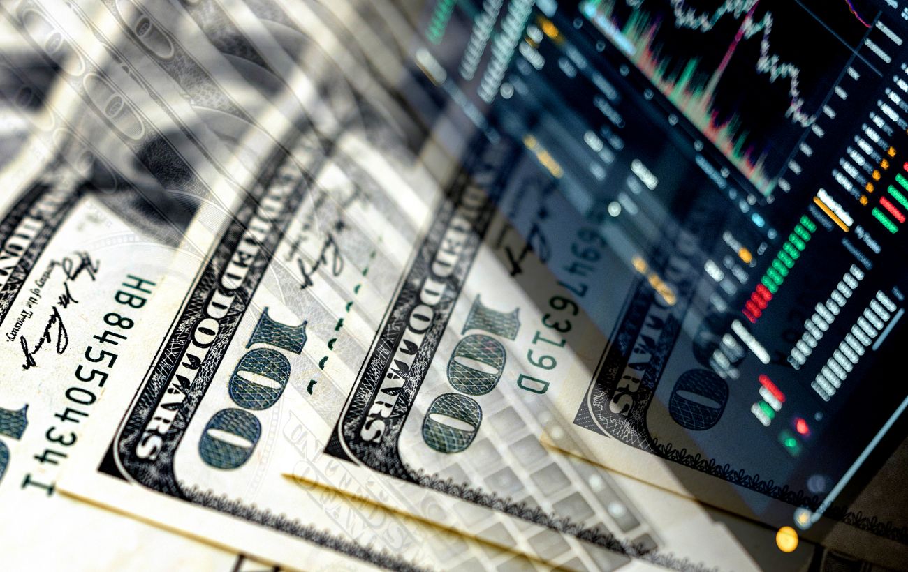 Долар підскочив до нового максимуму: курс на 10 березня і як не програти на купівлі валют