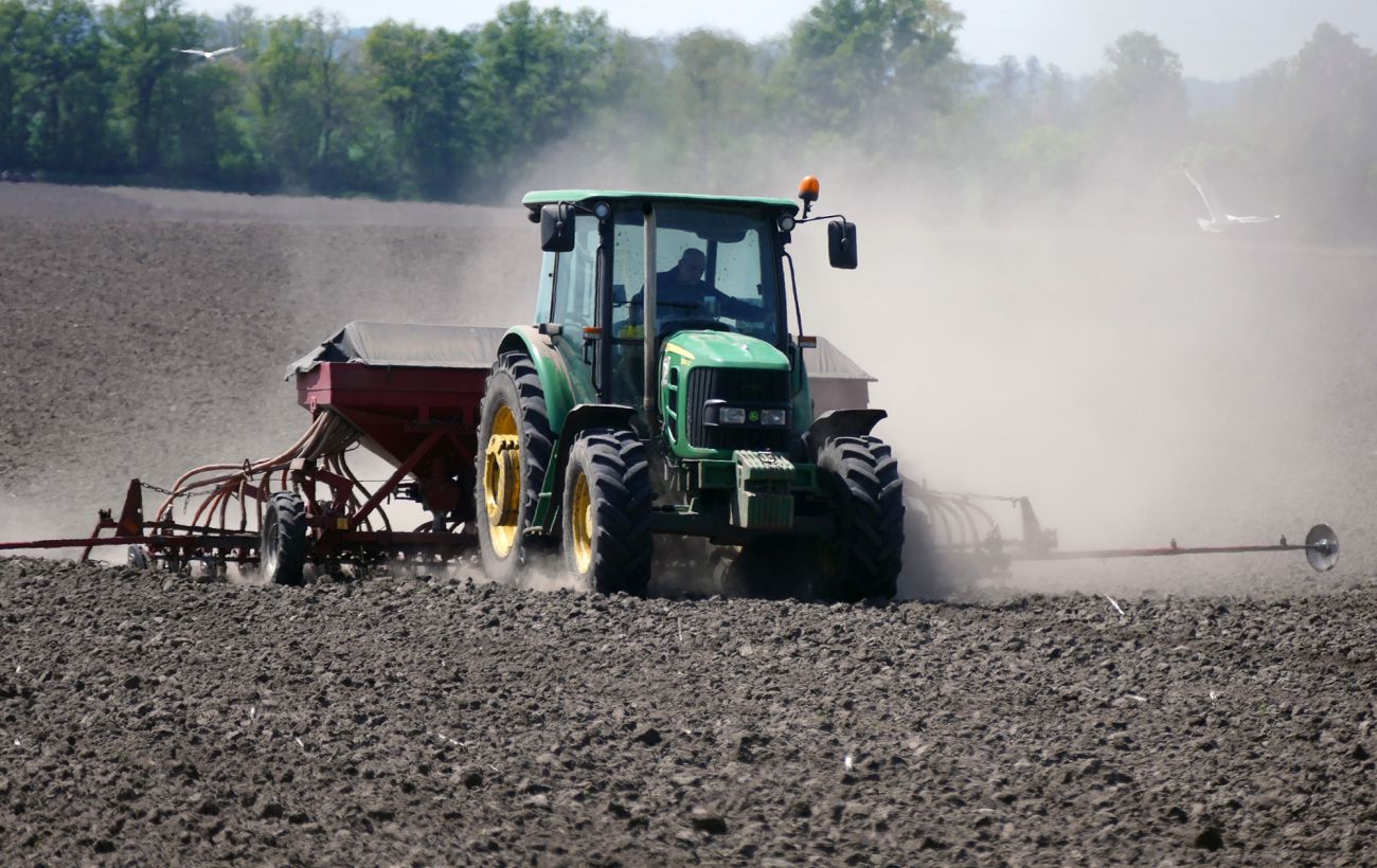 Чи підніметься ціна на продукти через дороге пальне? В Кабміні дали прогноз на старті посівної