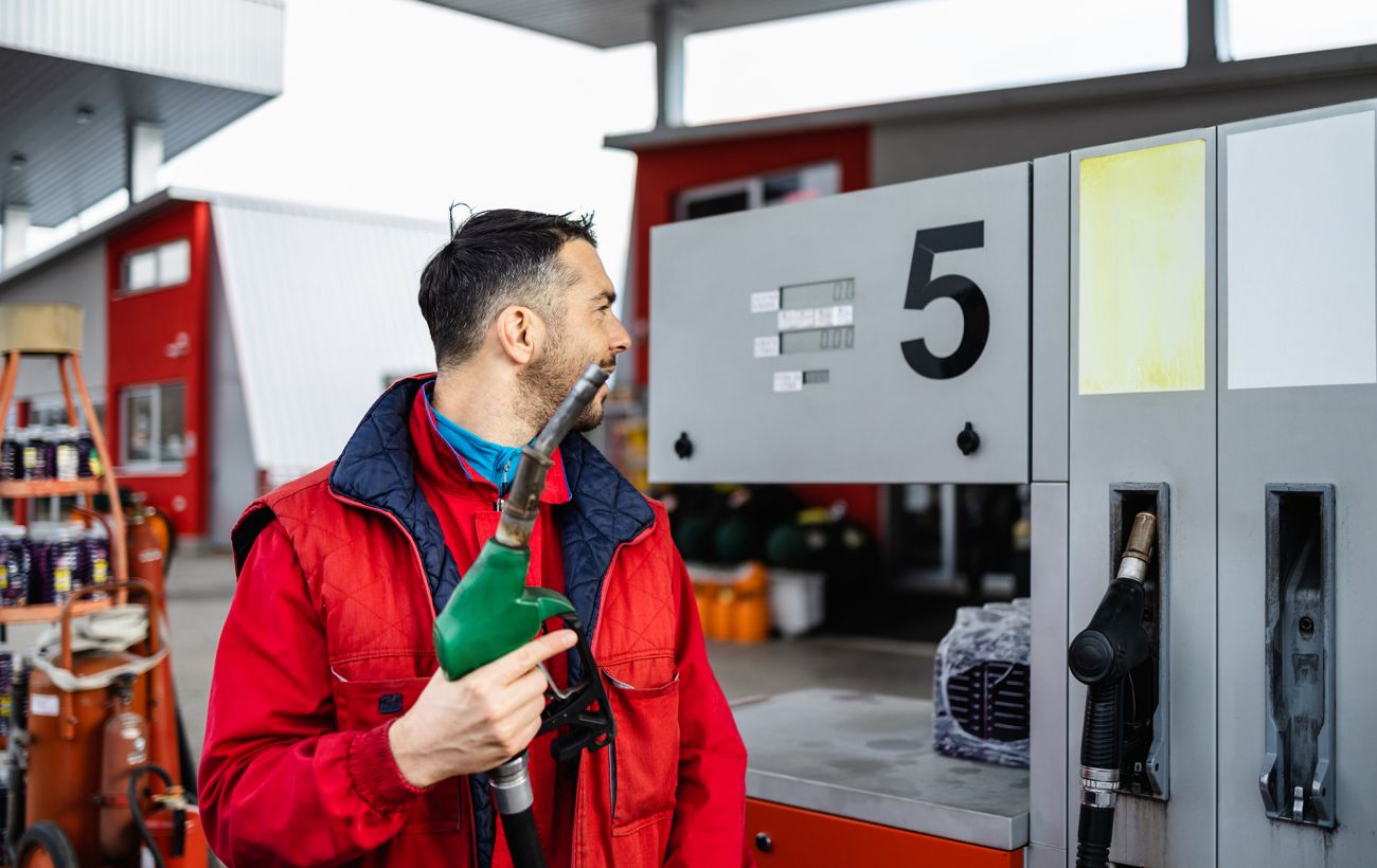 Ціни на АЗС летять вгору: скільки коштує пальне 19 березня і що буде далі