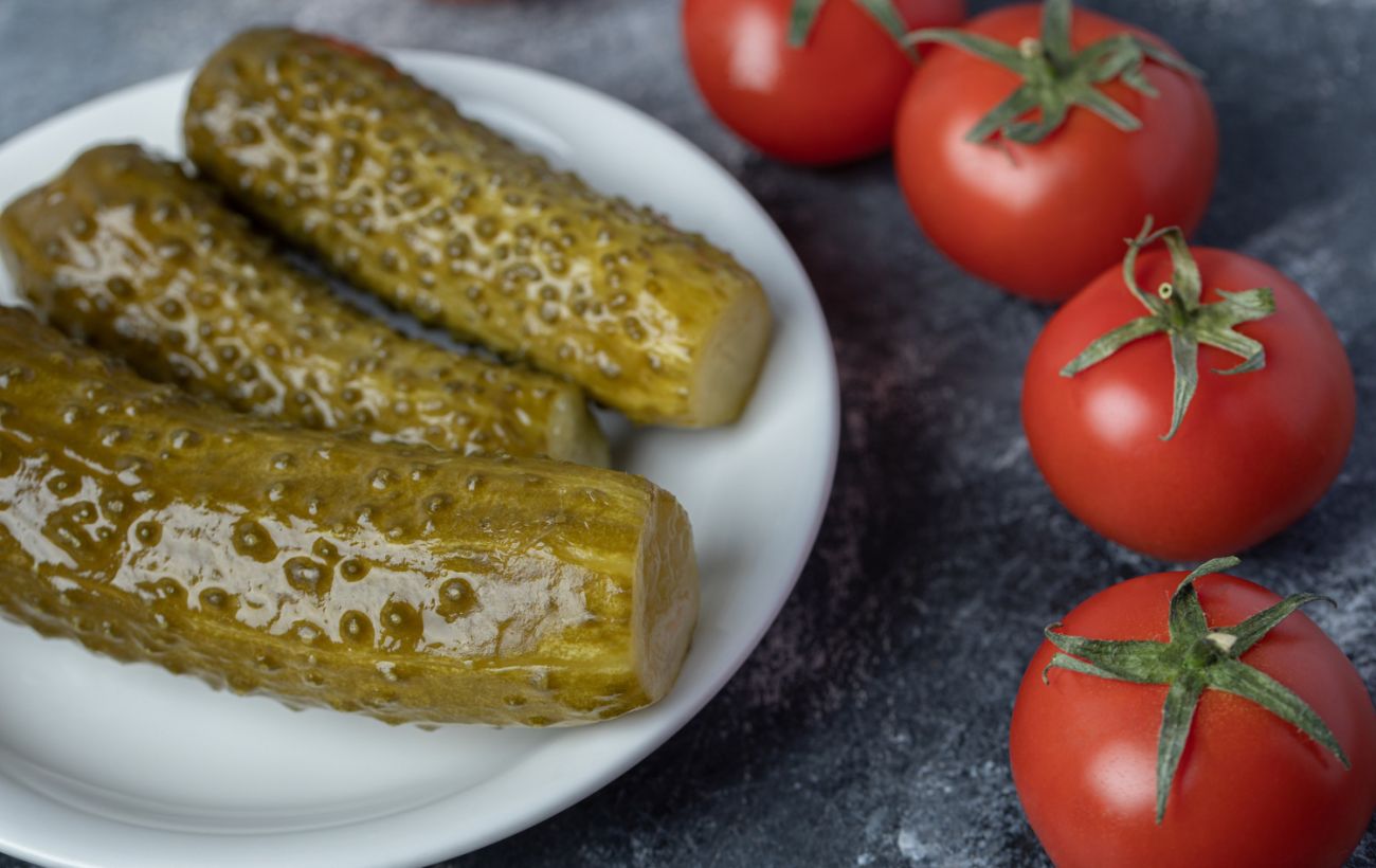 Солоні огірки можуть нашкодити: ось що може бути з тілом