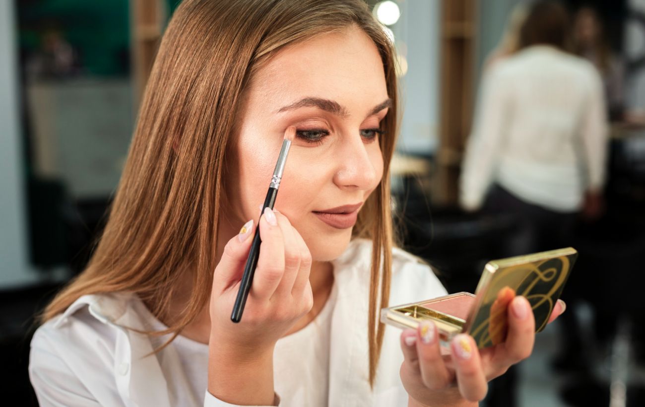 Шкіра сильно страждає: 6 помилок у макіяжі, які призводять до висипання