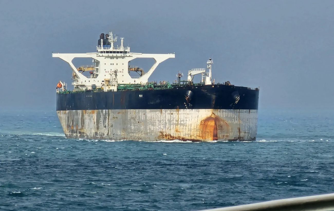 Після ударів дронів Росія призупинила експорт нафти через Приморськ і Усть-Лугу