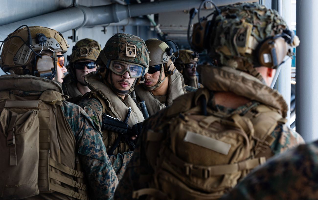 Десантний корабель і тисячі морпіхів США прибули на Близький Схід