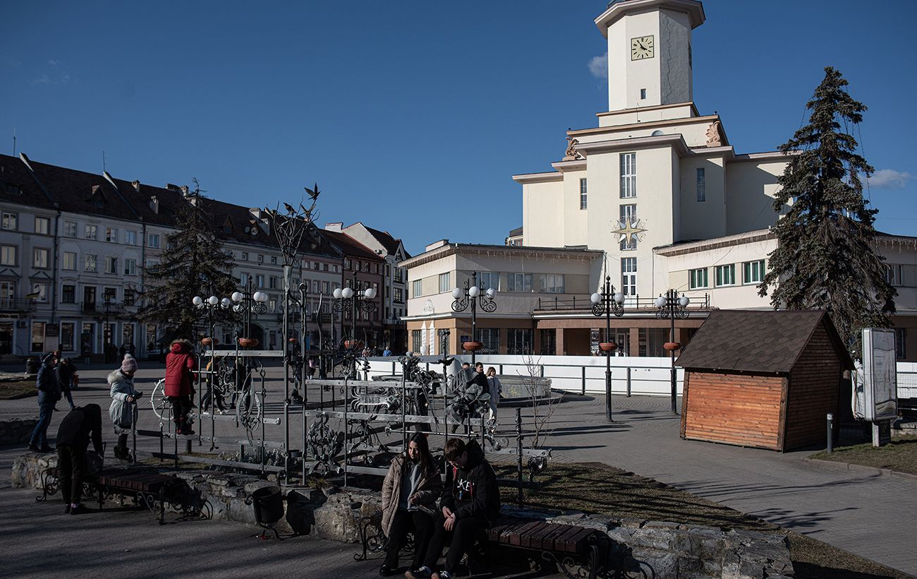 В Івано-Франківську пролунали вибухи: що відомо