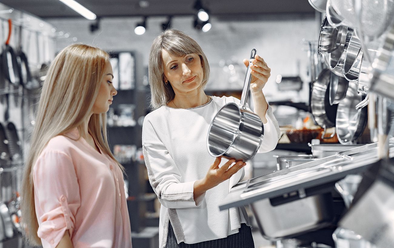 Дешево, але шкідливо: 6 кухонних речей, які не варто купувати на секонд-хенді